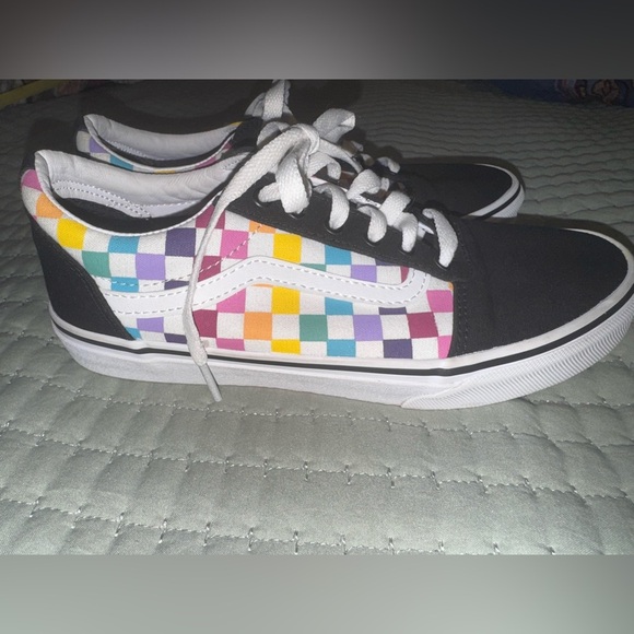 Vans Off the Wall womens Classic Checkered Rainbow Skate Shoes missy size 6 - Picture 3 of 9